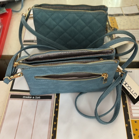 IsabellePETA approved vegan carry on purse - Picture 2 of 5